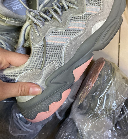 Ozweego "Grey Pink"