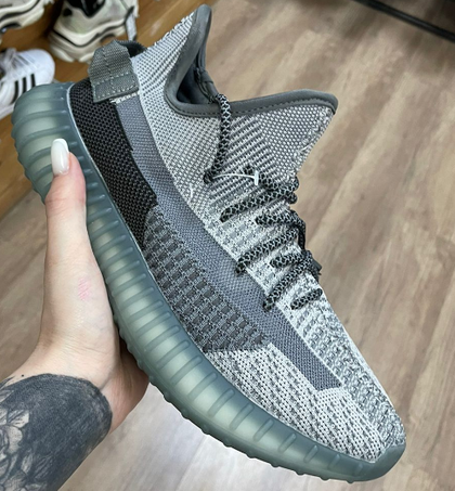 YEEZY BOOST 350 V2 HYPERSPACE "BLACK/GREY/BLUE"