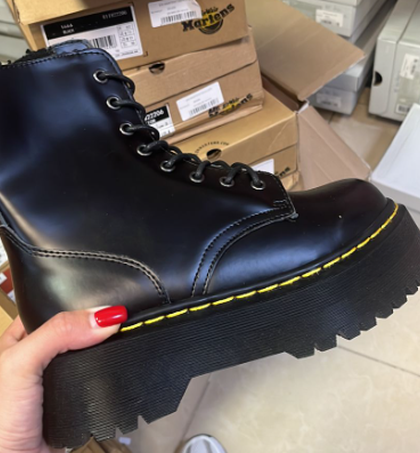 Winter Dr.Martens High Sole "Black"